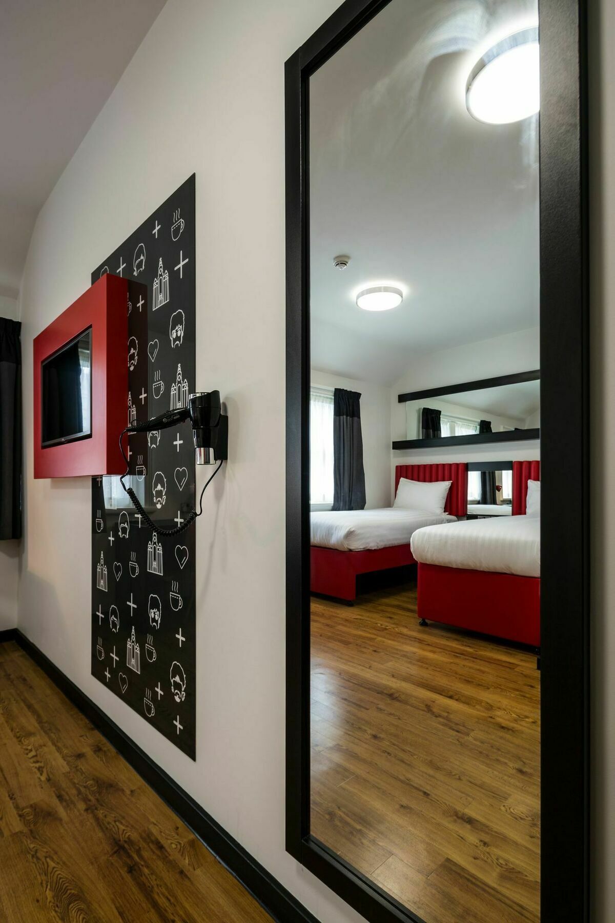 Tune Hotel Liverpool Exterior photo